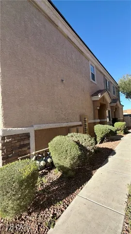 $1,633 | 6520 Bucking Horse Lane, Unit 101, Henderson, NV 89011