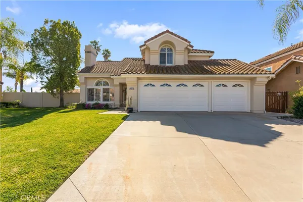 $949,000 | 40512 Corte De Opalo, Murrieta, CA 92562