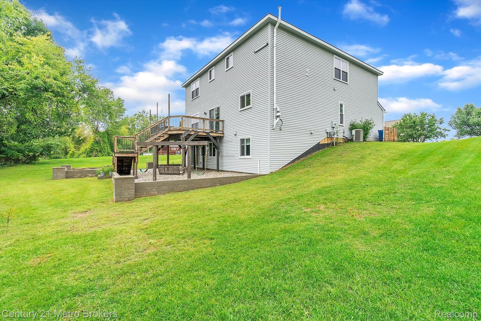 281 Rustic Trail Linden, MI 48451 - Photo 45 of 50 44-281-Rustic-Trail-WindowStill-Real-Estate-Photography-44.jpg