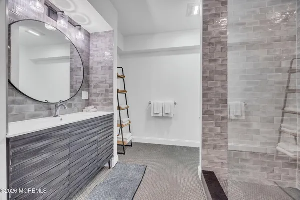 $2,785,000 | 8 Saxon Court, Freehold, NJ 07728