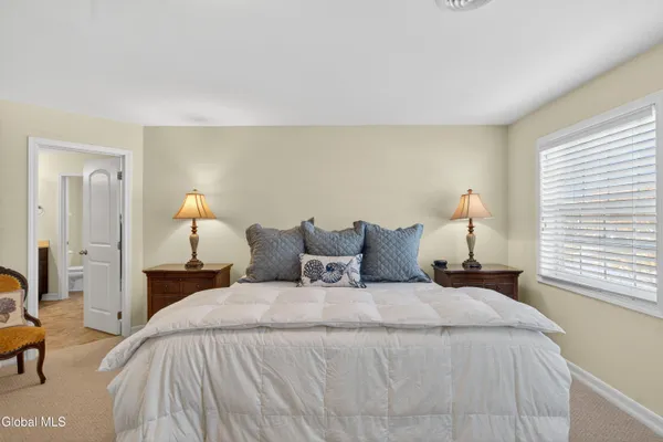 $335,000 | 150 Paddock Circle, Rotterdam, NY 12306