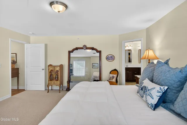 $329,900 | 150 Paddock Circle, Rotterdam, NY 12306