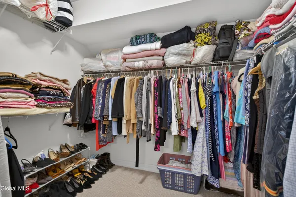 $335,000 | 150 Paddock Circle, Rotterdam, NY 12306