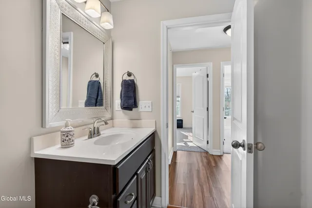 $329,900 | 150 Paddock Circle, Rotterdam, NY 12306