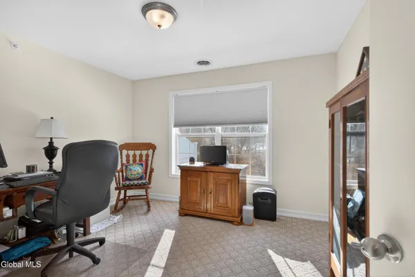 $335,000 | 150 Paddock Circle, Rotterdam, NY 12306