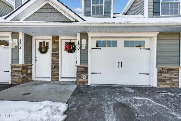 $335,000 | 150 Paddock Circle, Rotterdam, NY 12306