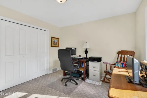 $335,000 | 150 Paddock Circle, Rotterdam, NY 12306
