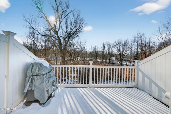 $335,000 | 150 Paddock Circle, Rotterdam, NY 12306