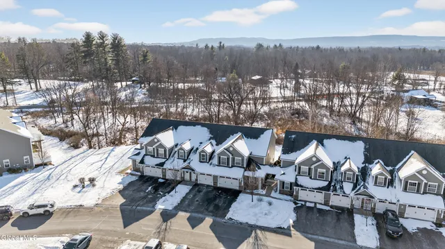 $329,900 | 150 Paddock Circle, Rotterdam, NY 12306