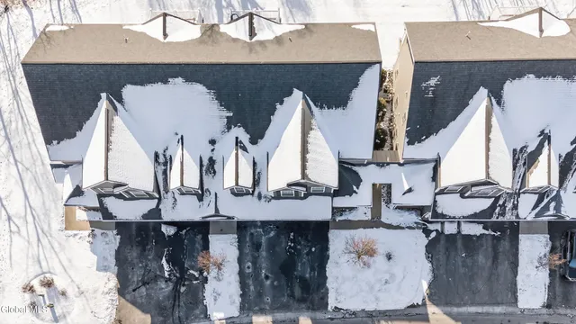 $329,900 | 150 Paddock Circle, Rotterdam, NY 12306