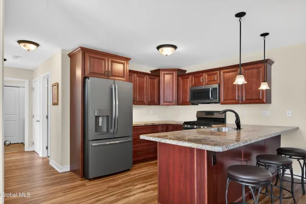 $335,000 | 150 Paddock Circle, Rotterdam, NY 12306