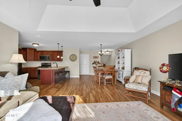 $329,900 | 150 Paddock Circle, Rotterdam, NY 12306