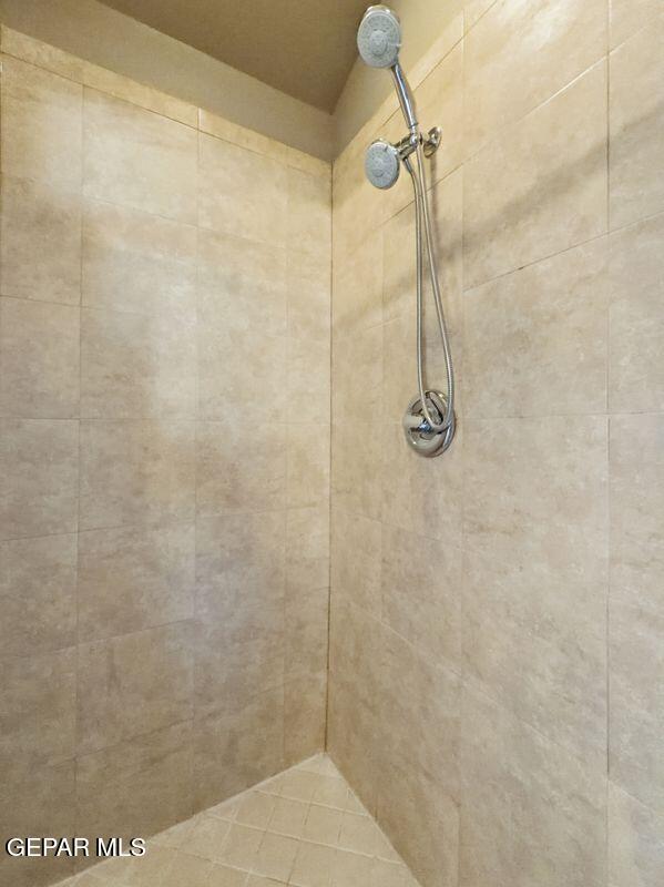 533 Flanagan Place El Paso, TX 79928 - Photo 36 of 52 a bathroom with a shower