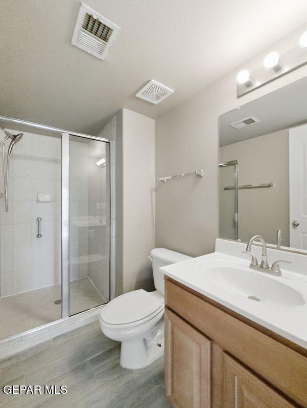 533 Flanagan Place El Paso, TX 79928 - Photo 42 of 52 a bathroom with a sink a toilet and shower