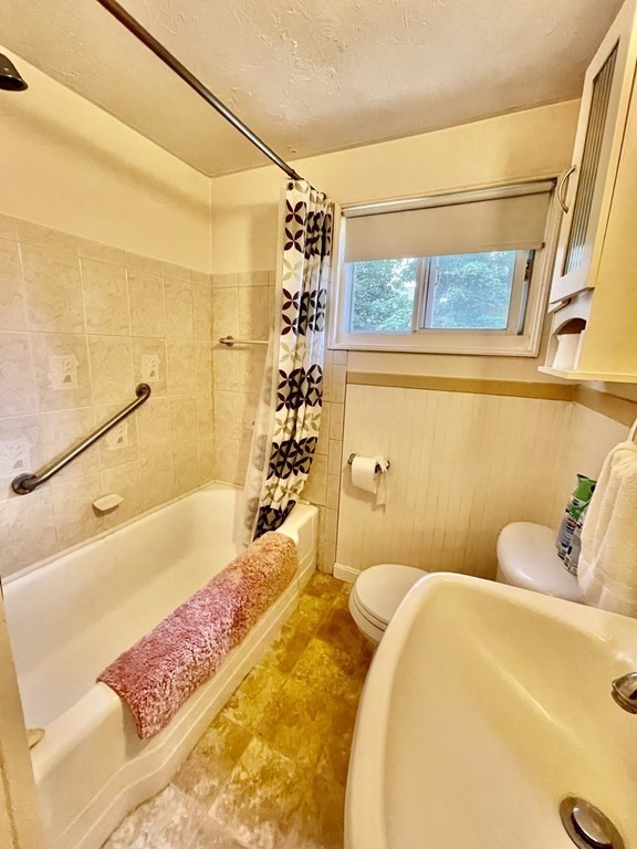 5 Kimball Road Auburn, MA 01501 - Photo 6 of 12 Gallery Image 6