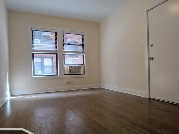 $2,095 | 2643 North Spaulding Avenue, Unit 1E, Chicago, IL 60647