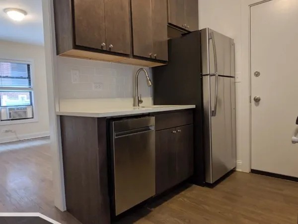 $2,095 | 2643 North Spaulding Avenue, Unit 1E, Chicago, IL 60647