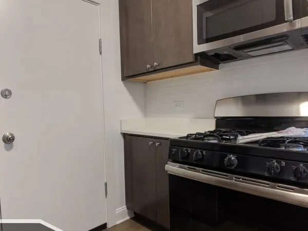 $2,095 | 2643 North Spaulding Avenue, Unit 1E, Chicago, IL 60647