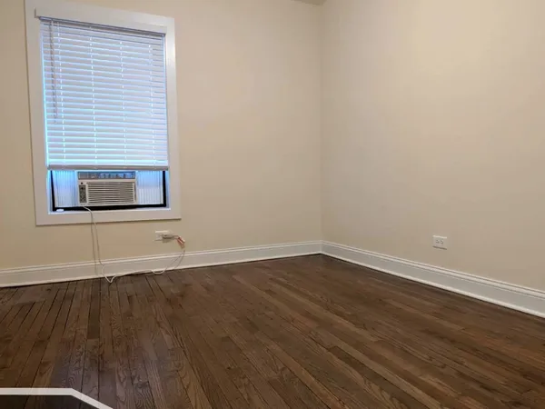 $2,095 | 2643 North Spaulding Avenue, Unit 1E, Chicago, IL 60647