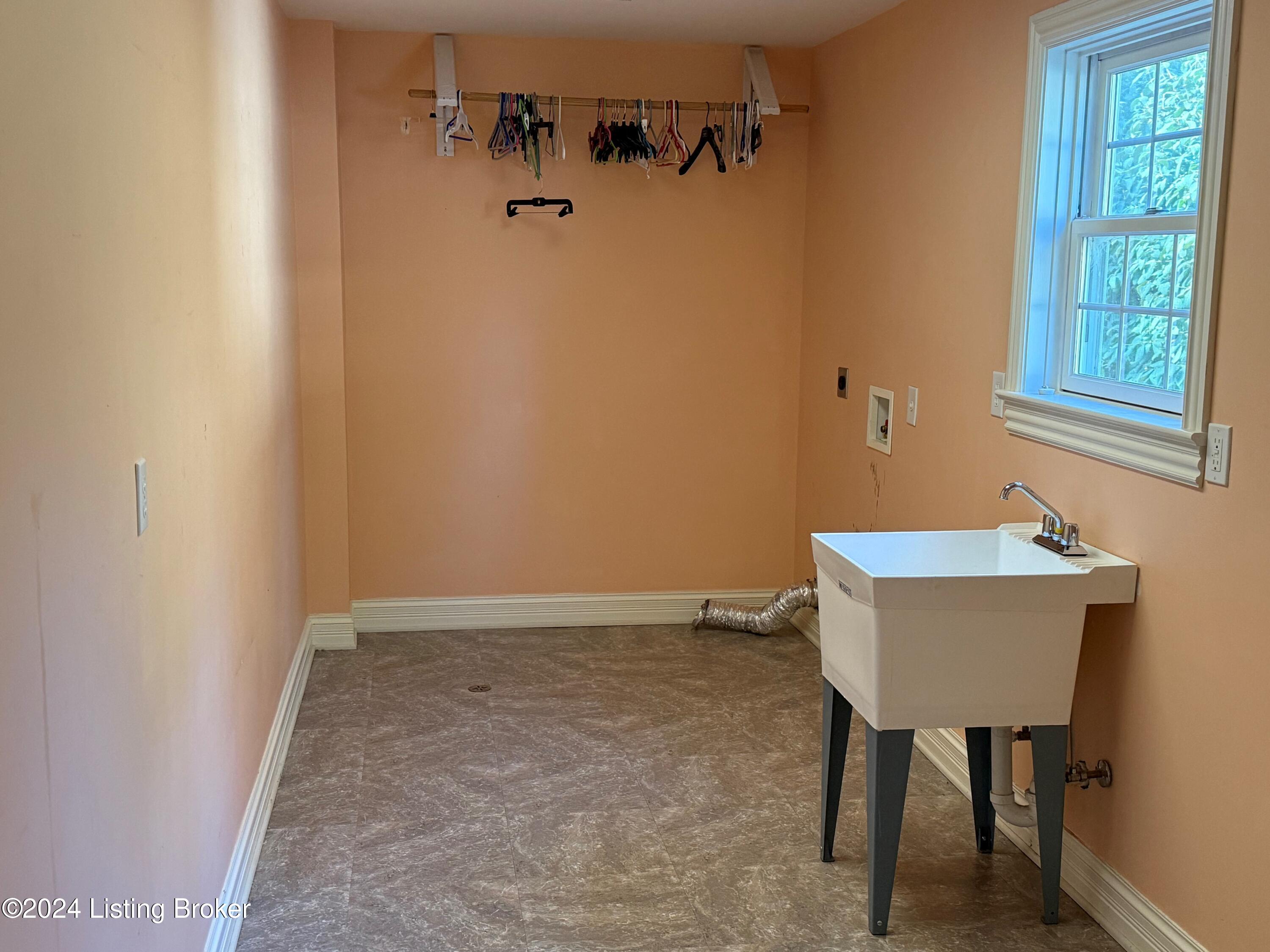 3207 Linnet Road Louisville, KY 40213 - Photo 10 of 26 47-Laundry off Kitchen
