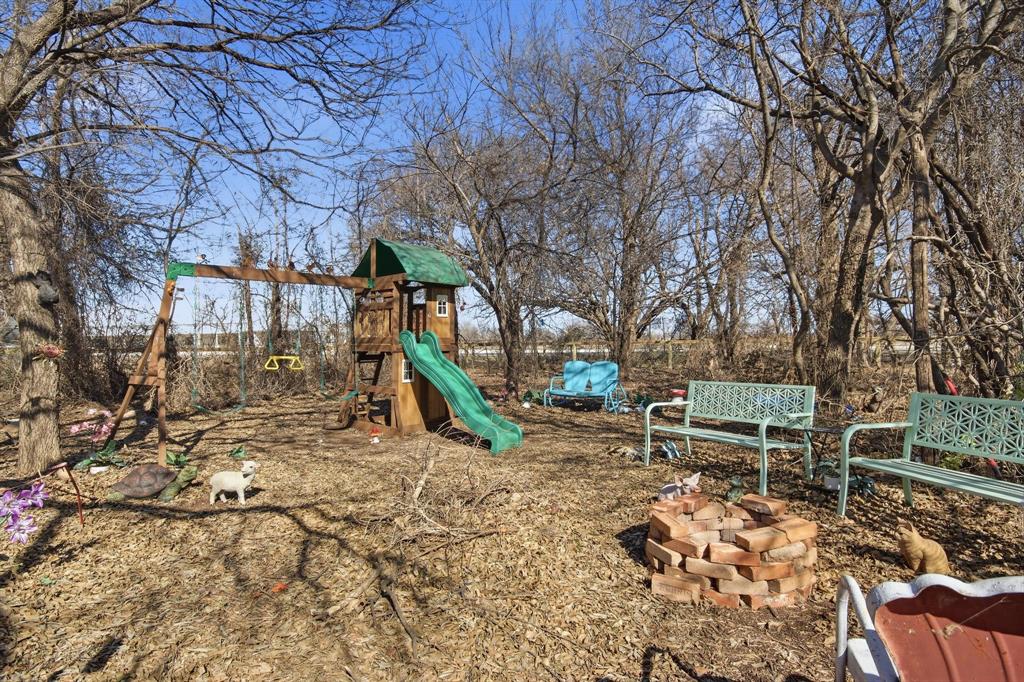 126 4th Street Tuscola, TX 79562 - Photo 27 of 31 a view of outdoor space yard and deck
