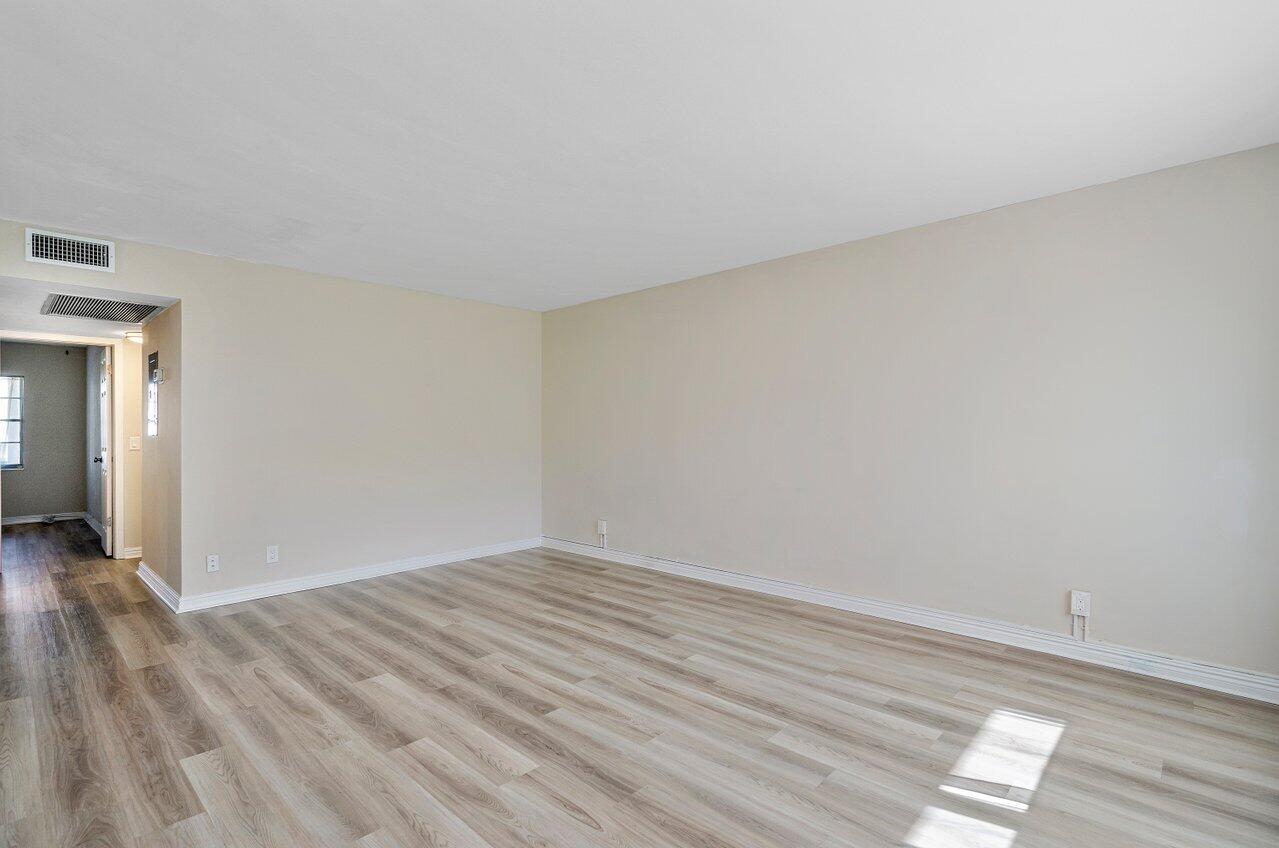 517 Fanshaw M Boca Raton, FL 33434 - Photo 16 of 28 013-517FanshawM-BocaRaton-FL-33434-SMALL