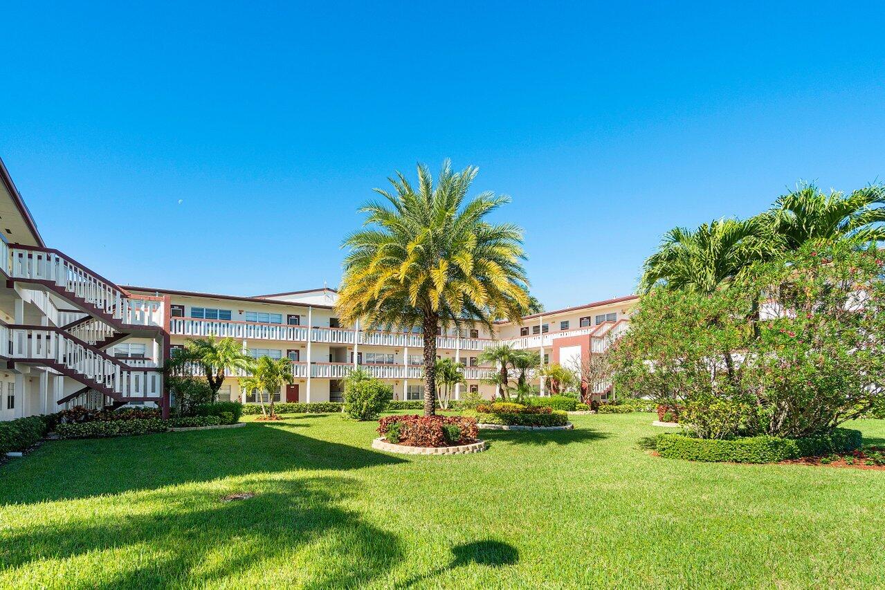 517 Fanshaw M Boca Raton, FL 33434 - Photo 4 of 28 003-517FanshawM-BocaRaton-FL-33434-SMALL