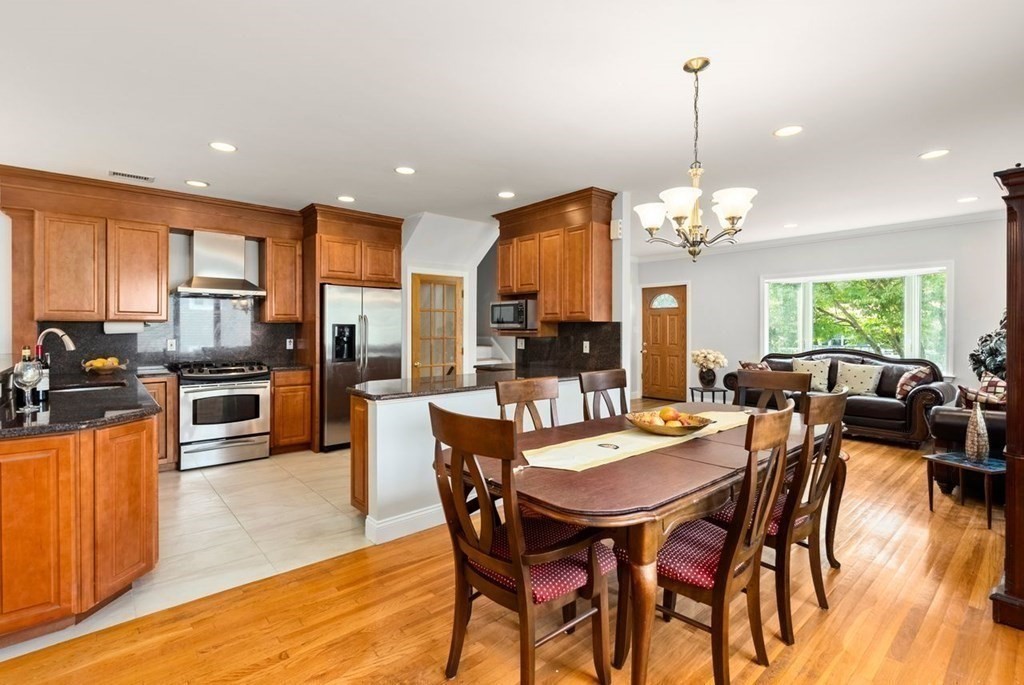 253 Spiers Road Newton, MA 02459 - Photo 8 of 39