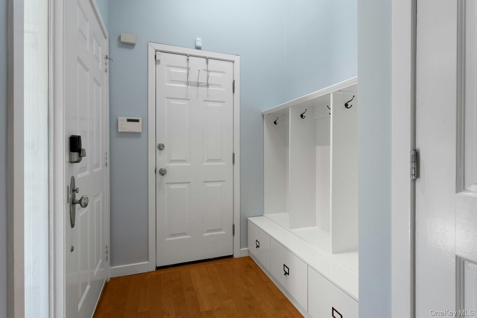 102 Boulder Ridge Road Scarsdale, NY 10583 - Photo 5 of 32