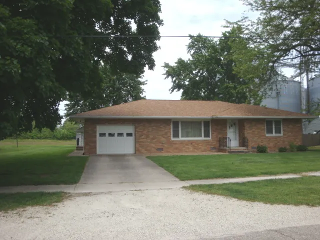 $132,500 | 423 West Garfield Avenue, Cissna Park, IL 60924