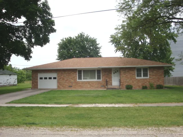 $132,500 | 423 West Garfield Avenue, Cissna Park, IL 60924