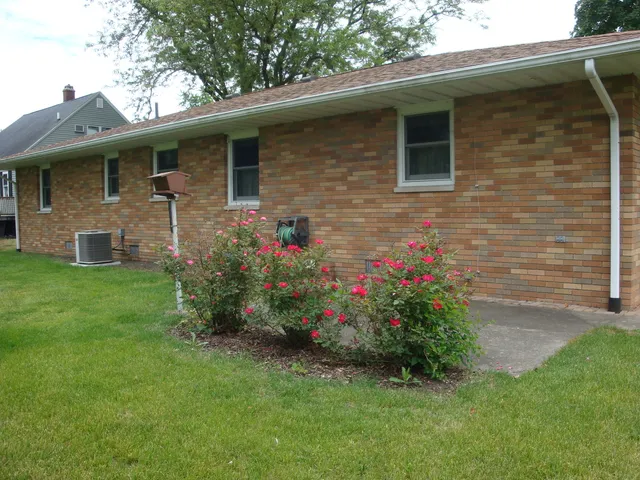 $132,500 | 423 West Garfield Avenue, Cissna Park, IL 60924