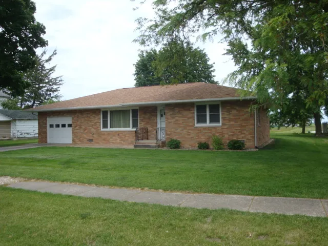 $132,500 | 423 West Garfield Avenue, Cissna Park, IL 60924
