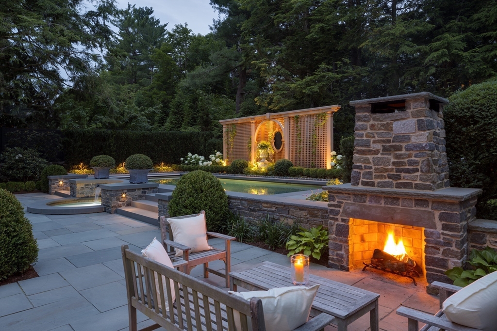 22 Valley Road Wellesley, MA 02481 - Photo 3 of 42