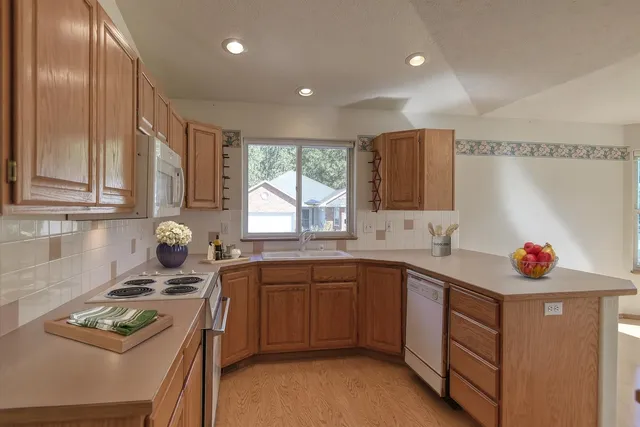 $435,000 | 5704 South Pony Court, Spokane, WA 99224