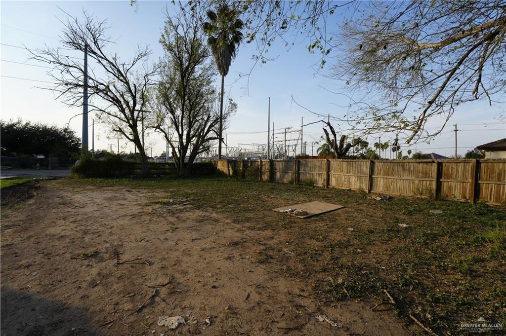 1207 West Hall Acres Road Pharr, TX 78577 - Photo 2 of 5 a view of yard with tree