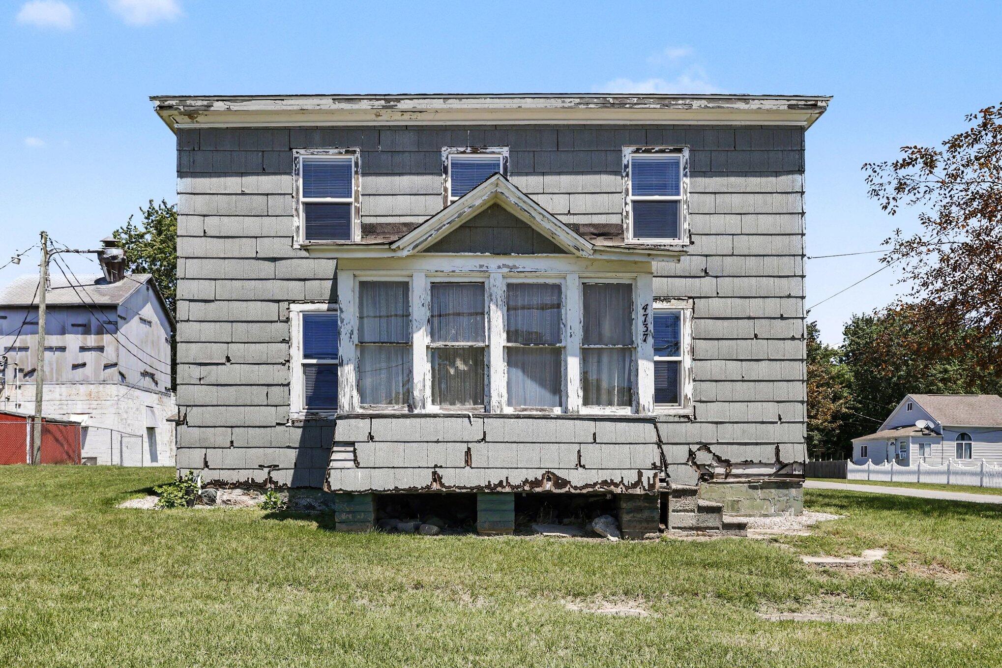 4737 Territorial Road Benton Harbor, MI 49022 - Photo 5 of 39 033_file_8225
