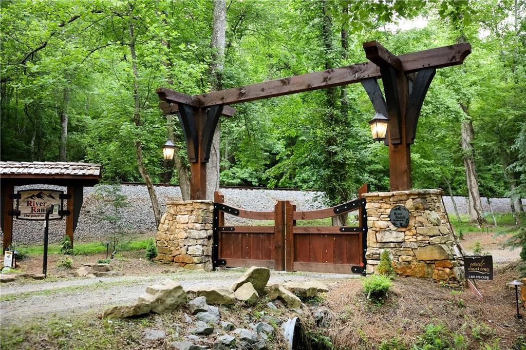 2 & 2a Weymans Way Blue Ridge, GA 30513 - Photo 3 of 34