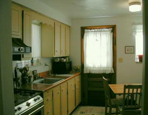 808 Bower Hill Road Bridgeville, PA 15017 - Photo 4 of 5 Gallery Image 4