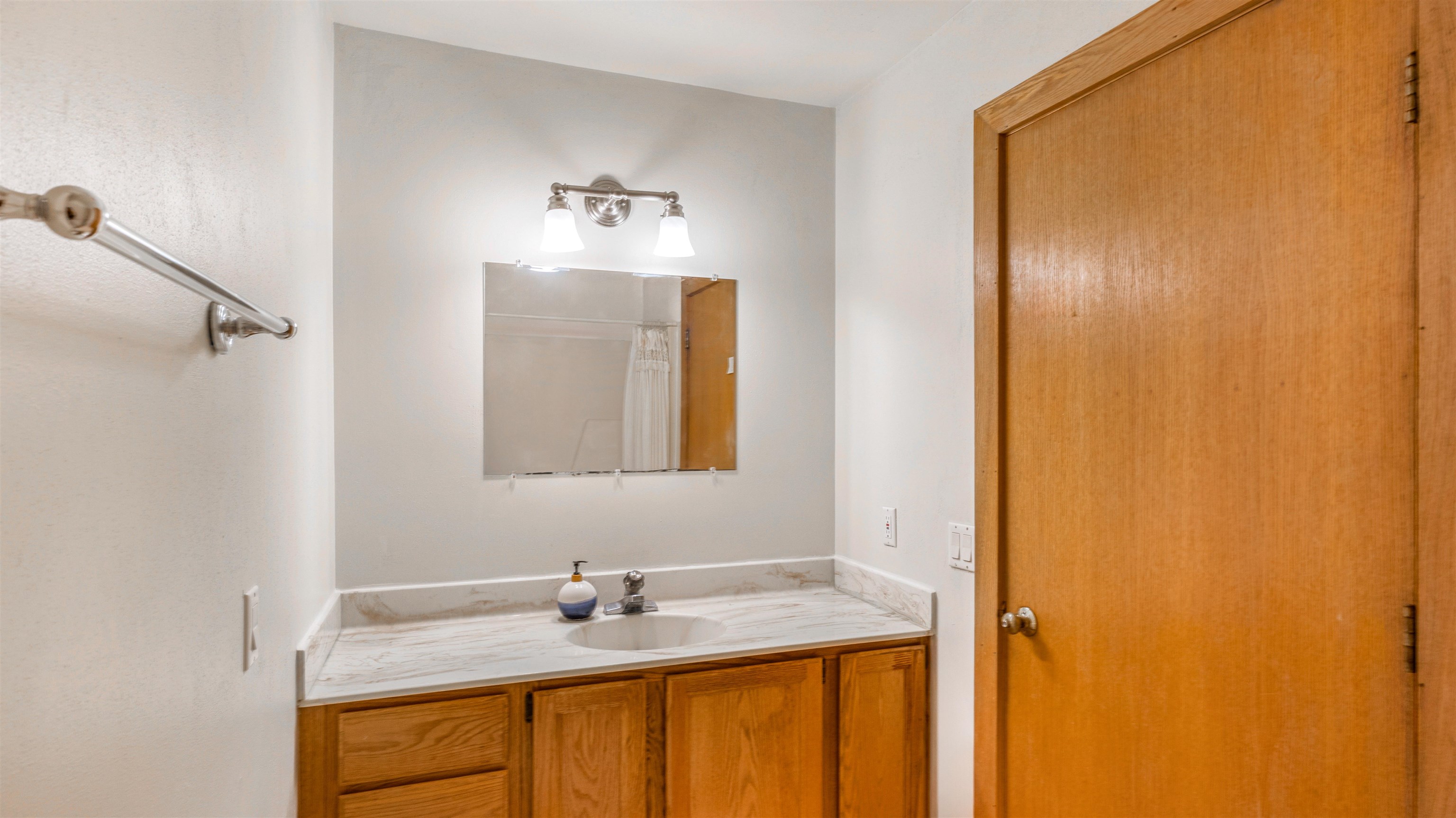 16 North Allen Street Madison, WI 53726 - Photo 12 of 27