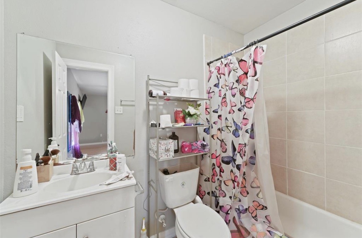 8538 Sunderland Road, Unit B Houston, TX 77028 - Photo 5 of 7