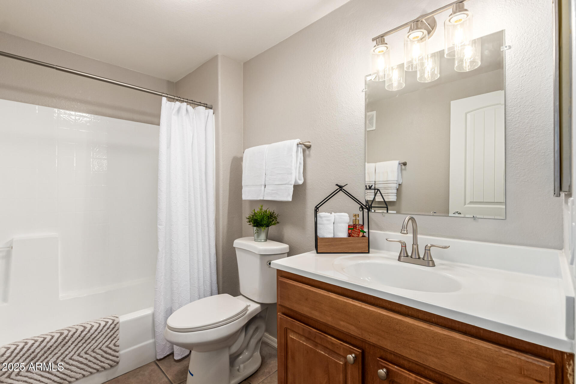 3434 East Baseline Road, Unit 208 Phoenix, AZ 85042 - Photo 25 of 45 Hall Bath