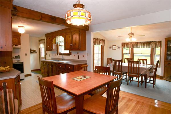 92 High Street Topsfield, MA 01983 - Photo 2 of 22 Gallery Image 2
