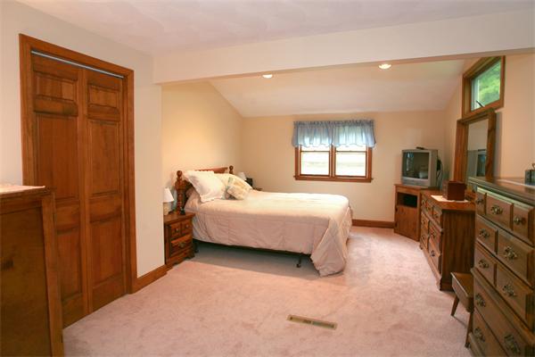 92 High Street Topsfield, MA 01983 - Photo 8 of 22 Gallery Image 8
