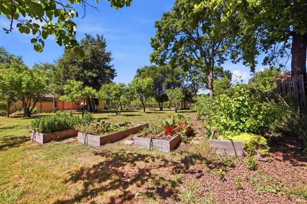$960,000 | 644 Piezzi Road, Santa Rosa, CA 95401