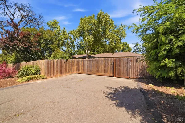 $960,000 | 644 Piezzi Road, Santa Rosa, CA 95401