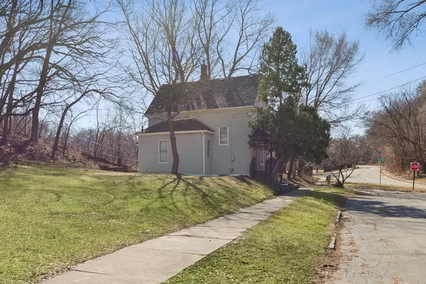 $95,000 | 849 25th Street, Rock Island, IL 61201
