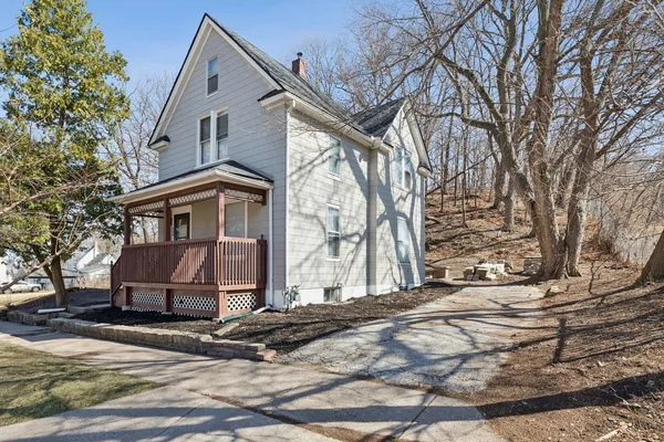 $95,000 | 849 25th Street, Rock Island, IL 61201