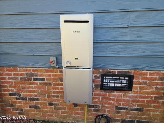 $389,000 | 1000 High House Road, Clinton, NC 28328