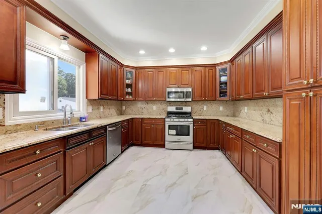 $1,350,000 | 627 Concord Street, New Milford, NJ 07646